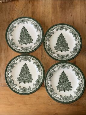 Vintage Staffordshire Engraving Yuletide Green 10.75" Dinner Plates - Set of 4